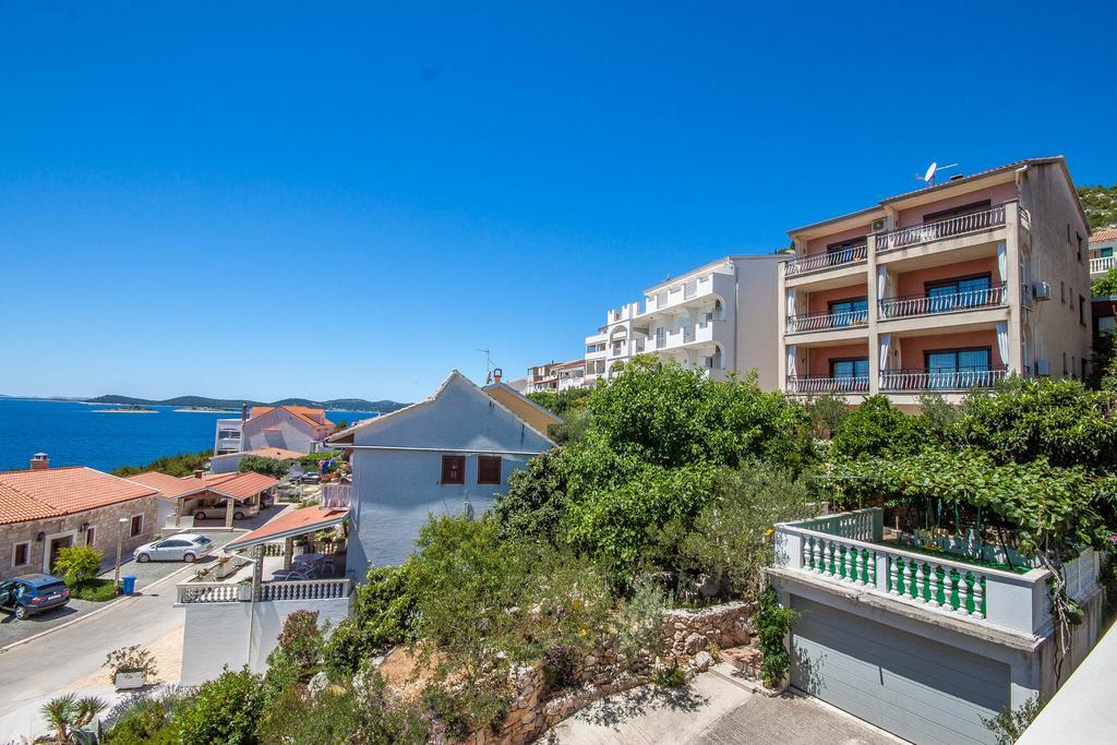 Apartments Rosanda باكوشتاني المظهر الخارجي الصورة
